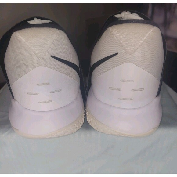 Nike Zoom Live White/ Black Model 902590-141 Size  US 16.5 Athletic Sports - Picture 4 of 7